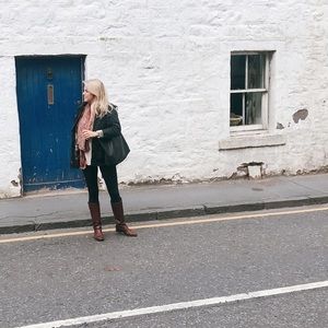 Meet your Posher, Ava